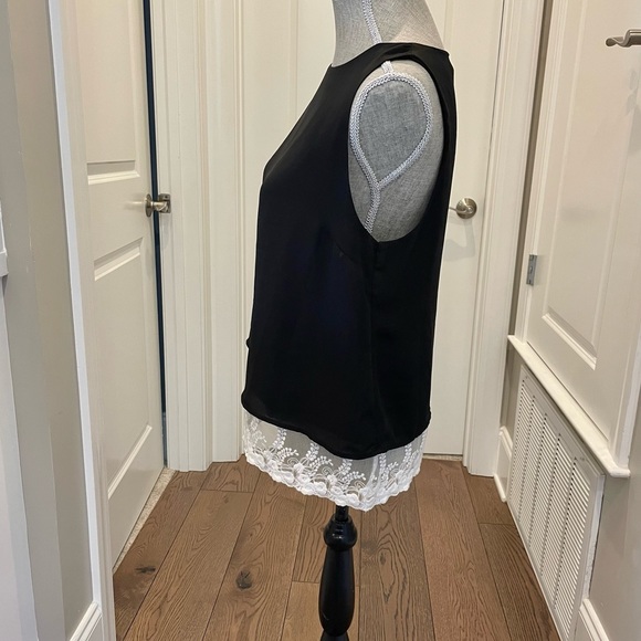 🌸🌸SALE! 4 FOR $20!MONTEAU Black Sleeveless Blouse w/ White Lace Accent Size M - Picture 4 of 7
